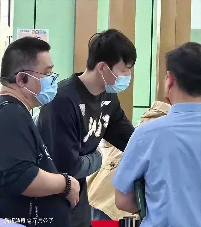 莱比锡体育总监施罗德在接受《图片报》的采访时表示，前锋维尔纳会在冬窗留队。